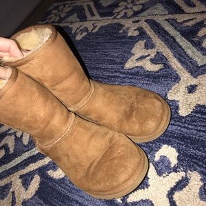 Short brown Ugg boots!